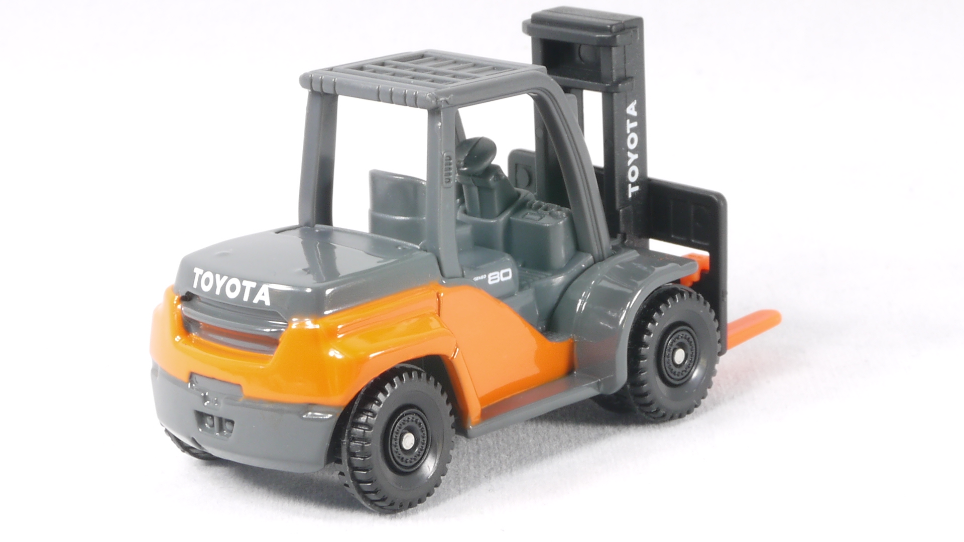 2016/10 トミカ No.111 トヨタ L&F ジュネオ : まつくログ-トミカ分室