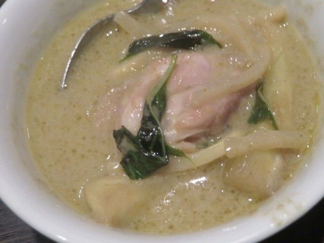 西新宿のタイ料理 サバイサバイ タイ屋台 で 鶏肉のガパオライス ガパオは何処に 毎日カレー と タイ料理 By エスニカン