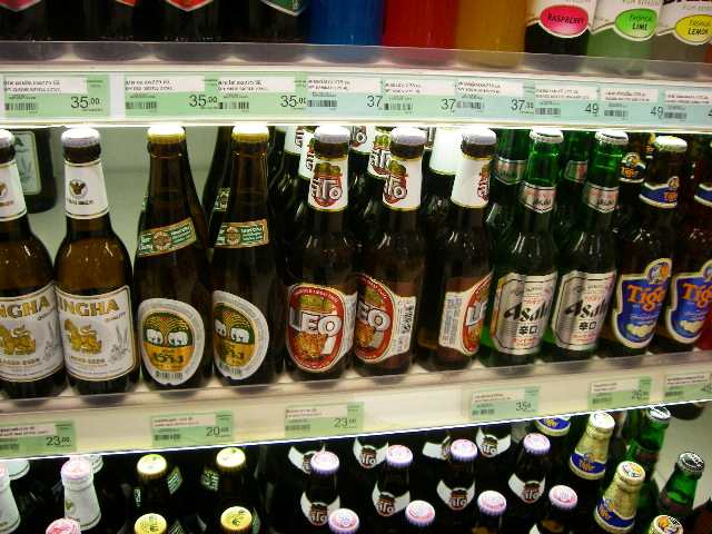 タイのビール 大躍進の leo シンハー と チャーン は 毎日カレー と タイ料理 By エスニカン タイのビール 大躍進の leo シンハー と チャーン は 毎日カレー と タイ料理 By エスニカン