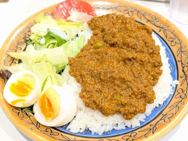 「インドカレー　フジヤ（人形町）」でストロングスタイルの「キーマカレー」（夜訪問）