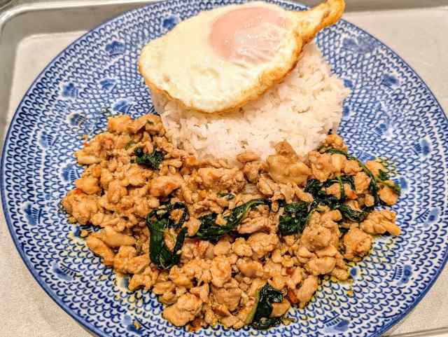 鶏肉のガパオ炒めごはん カオマンガイキッチン