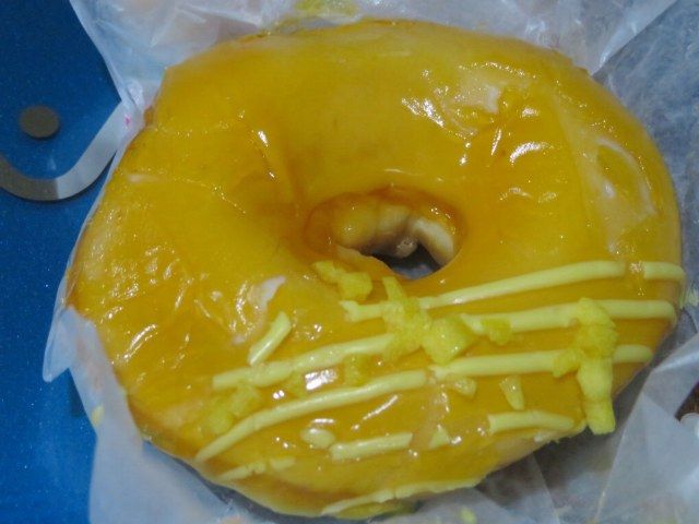 実食 クリスピークリームドーナツに タイ スパイシーグリーンカレー 登場 タイマンゴーチーズケーキも 毎日カレー と タイ料理 By エスニカン