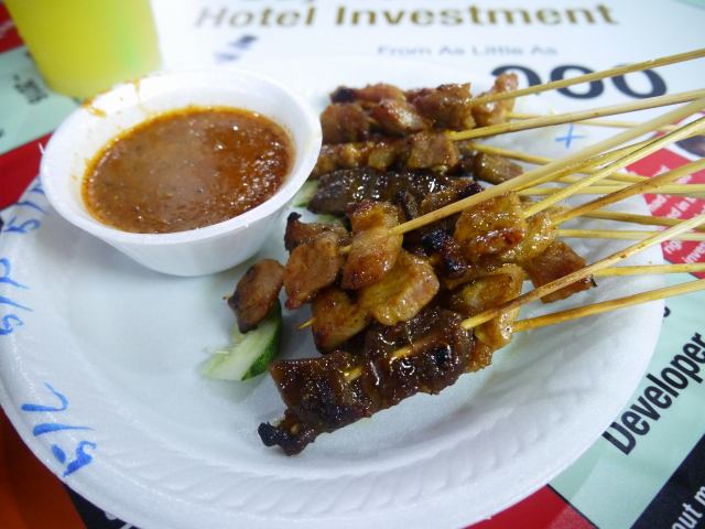 東南アジア マレーシア シンガポール タイ インドネシアなど でポピュラーな串焼き サテー マリネした炭火焼 ヤシ串だと美味っ 毎日カレー と タイ料理 By エスニカン