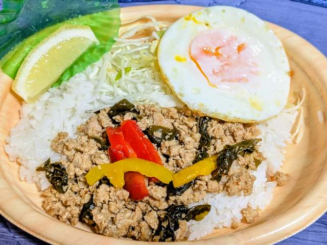 実食「ほっともっと」の２６年５月８日発売「ガパオライス弁当」