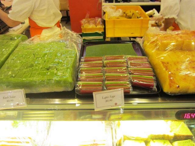 シンガポールで パンダンカヤケーキ と ラピスサガ 毎日カレー と タイ料理 By エスニカン
