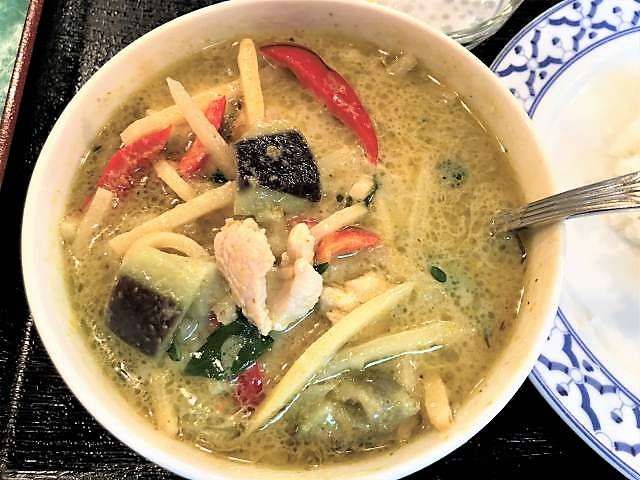 タイ料理 グリーンカレー ２０２１年のベスト３ シヤートム プリック ガパオ専門店 １ ヤマモリ 毎日カレー と タイ料理 By エスニカン