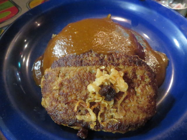 昭和のカレー遺産 旨辛の王道欧風カレー ブルーノ 大阪 で 粗挽きハンバーグカレー 毎日カレー と タイ料理 By エスニカン 昭和のカレー遺産 旨辛の王道欧風カレー ブルーノ 大阪 で 粗挽きハンバーグカレー 毎日カレー と タイ料理 By エスニカン