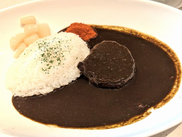 ＪＲ新宿駅＆バスタ新宿直結の「カレー屋ボングー」で「贅沢ビーフカレー」