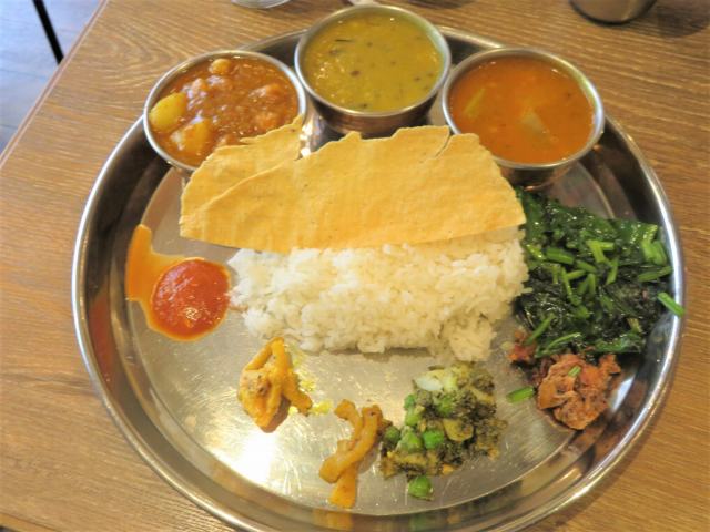 上板橋のネパール料理 スルエシー で ダルバート定食 野菜のほかに鶏肉のアチャールが美味 毎日カレー と タイ料理 By エスニカン