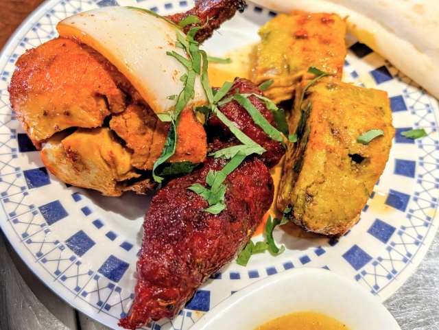 インド料理「ハリマＫＢ（上野）」でタンドール３種付ランチ「ロイヤルセット」