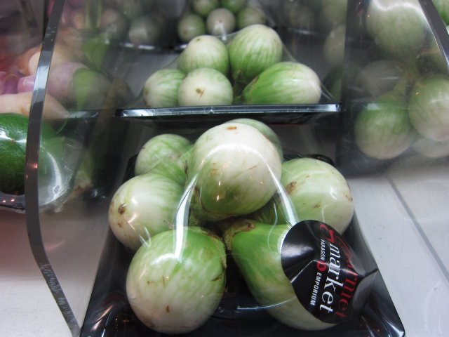 タイ茄子マクアプロは生でヤム サラダ でも美味い ヤムマクアヌア 毎日カレー と タイ料理 By エスニカン