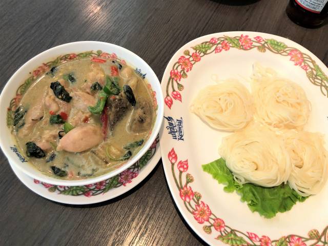 暑さが似合うタイのグリーンカレー素麺 カノムチーンゲーンキョワーン ゲウチャイ新宿店とバンコクｍｂｋ 毎日カレー と タイ料理 By エスニカン