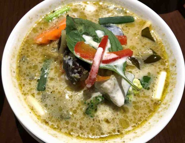 シヤートムヤムクンポーチャナー 上野 でタイハーブ香る グリーンカレー カノムチーンそうめんバージョン 毎日カレー と タイ料理 By エスニカン