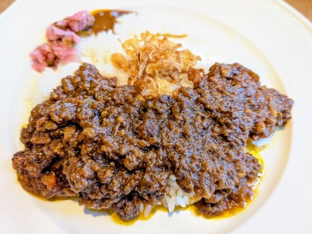 50年超続く旨み深い「ロイヤルホストのビーフジャワカレー」（神戸空港店）