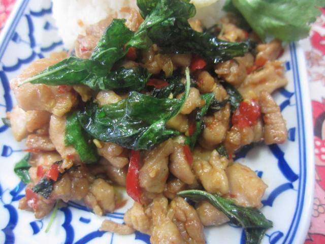 東京カオソーイ 九段下 で ガパオ入りガパオライス に舌鼓 毎日カレー と タイ料理 By エスニカン 東京カオソーイ 九段下 で ガパオ入りガパオライス に舌鼓 毎日カレー と タイ料理 By エスニカン
