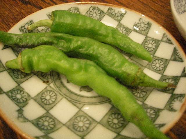 生のブータントウガラシでブータン料理 エマダツィ を ガテモタブン 毎日カレー と タイ料理 By エスニカン