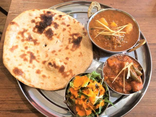 インド料理 アールティ和泉町店 秋葉原 で日替わり 蕪とチキンのカレー タンドリーロティ 毎日カレー と タイ料理 By エスニカン インド料理 アールティ和泉町店 秋葉原 で日替わり 蕪とチキンのカレー タンドリーロティ 毎日カレー と タイ料理 By エスニカン