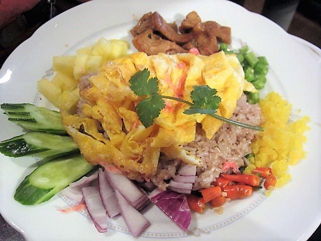 日本で流行って欲しいタイ料理 映える副菜混ぜ混ぜの 蝦醤炒飯 カオクルックガピ 毎日カレー と タイ料理 By エスニカン 日本で流行って欲しいタイ料理 映える副菜混ぜ混ぜの 蝦醤炒飯 カオクルックガピ 毎日カレー と タイ料理 By エスニカン