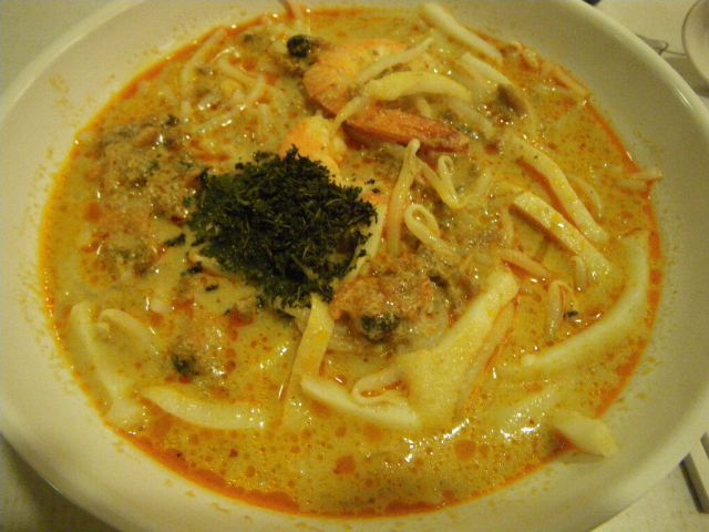 シンガポール麺「ラクサ」に欠かせない『ラクサリーフ』とは