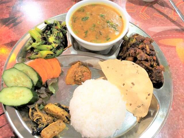 イン ネパ料理 ディープジョティ 王子神谷 でランチ ネパーリカナ セット 毎日カレー と タイ料理 By エスニカン