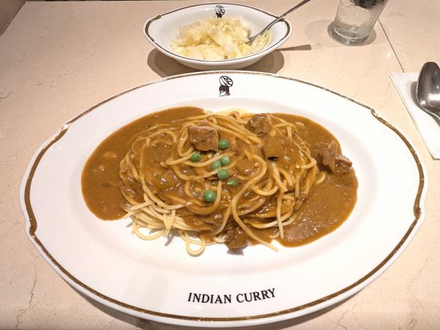 「インデアンカレー堂島店」でスパゲティをルゥダブルで（活気は本場・大阪が勝る）