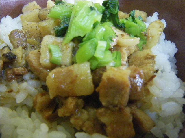 秋葉原の台湾屋台 秋葉鶏排 で 魯肉飯 と 鶏排 パート２ シンガポールでも人気 毎日カレー と タイ料理 By エスニカン