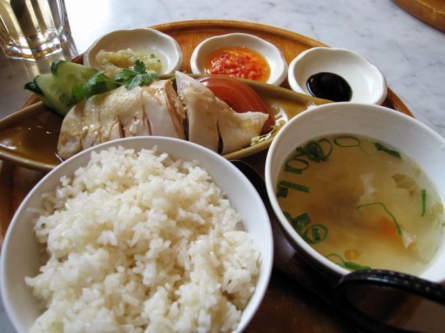 偽シンガポールチキンライス 海南鶏飯 のアレンジにご用心 毎日カレー と タイ料理 By エスニカン 偽シンガポールチキンライス 海南鶏飯 のアレンジにご用心 毎日カレー と タイ料理 By エスニカン