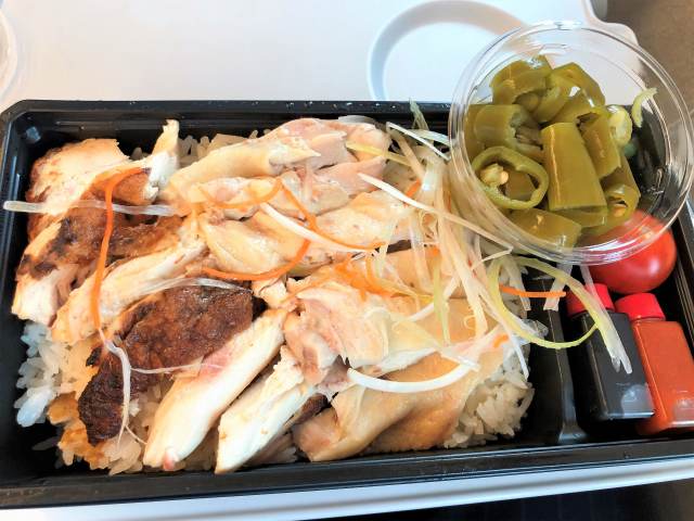 新規出店のｊｒ品川駅ナカ ミスターチキン鶏飯店 で シンガポールチキンライス ごはんとタレが美味い 毎日カレー と タイ料理 By エスニカン