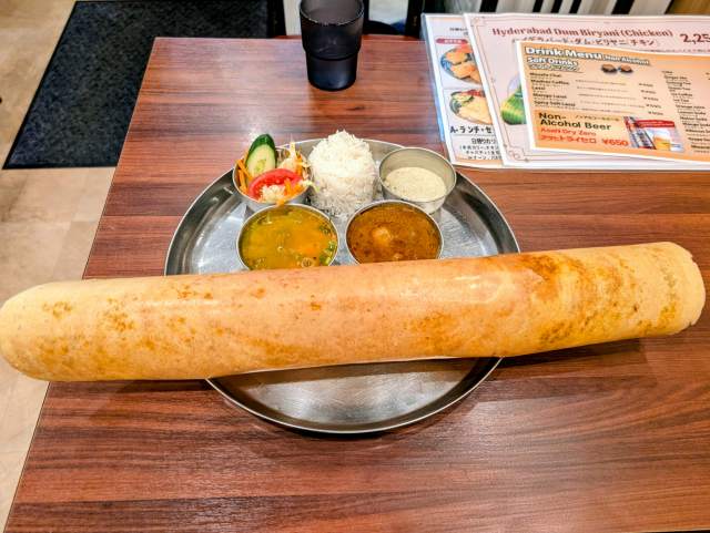 南インド料理「アーンドラ・キッチン」（御徒町）でビッグな「マサラドーサ」