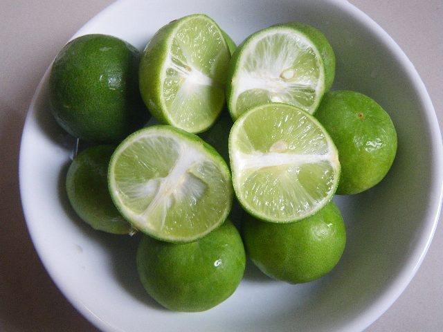 タイの洪水で、料理に欠かせないライム「マナオ」にも被害が : 毎日カレー と★タイ料理★ by エスニカン