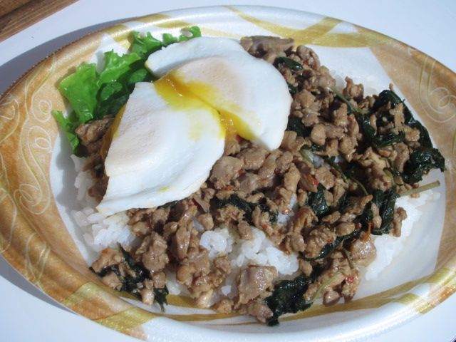 上野駅で買ったワンコイン タイ風挽肉のバジル炒めごはん ガパオ を食べてみた 毎日カレー と タイ料理 By エスニカン