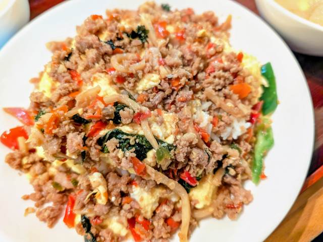 ガパオカイコン