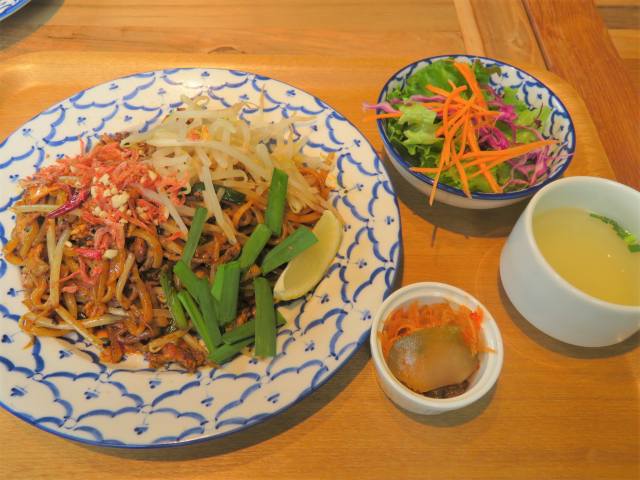 実食 米麺ビーフン使用店ではありません ２０年７月６日オープンの 生パッタイ専門店 新宿 に行ってみた 毎日カレー と タイ料理 By エスニカン