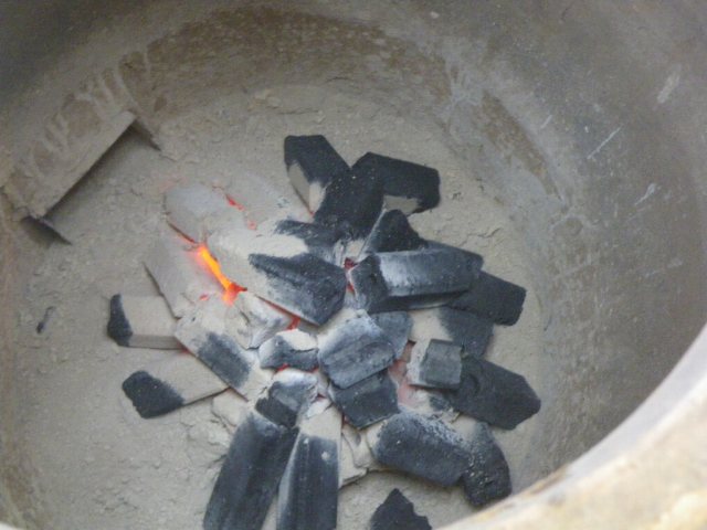 上野 アメ横の日本初 インドスナック屋台 に待望の タンドール窯 設置 毎日カレー と タイ料理 By エスニカン 上野 アメ横の日本初 インドスナック屋台 に待望の タンドール窯 設置 毎日カレー と タイ料理 By エスニカン