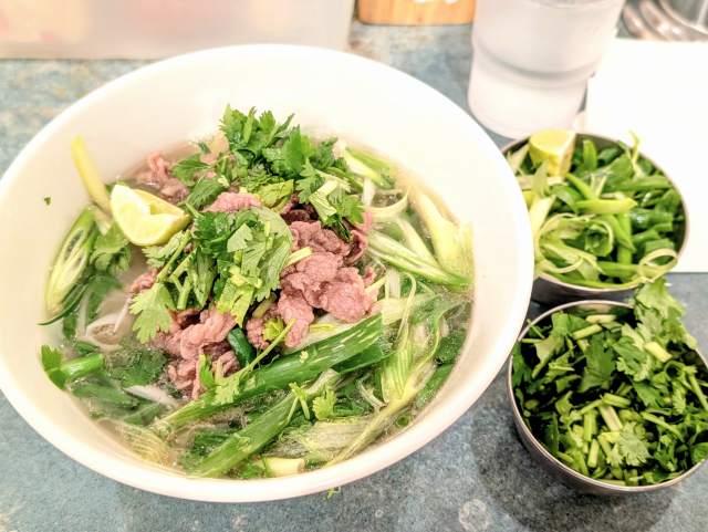 ベトナム・ハノイ発「フォーティントーキョー（池袋）」で限定１０食の「生麺の牛肉フォー」