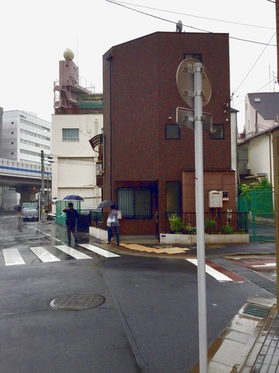 map5 茶色いビル