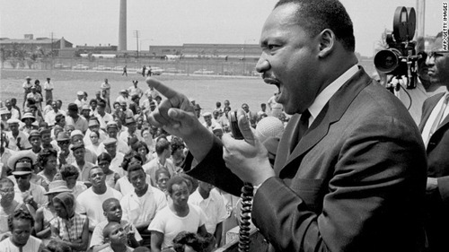 mlk-speaking--story-top