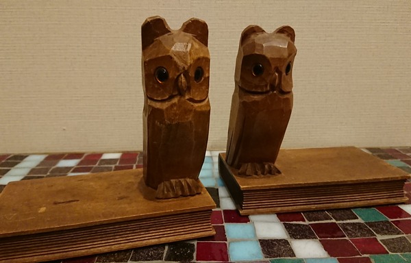 ミミズクのブックスタンド