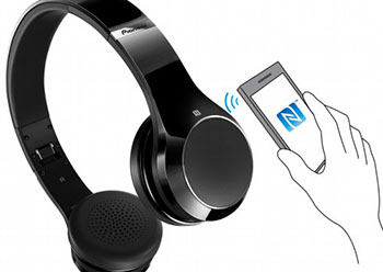 パイオニア Pioneer SE-MJ771BT Bluetoothヘッドホン 密閉型/オンイヤー/折りたたみ式 ブラック SE-MJ771BT-K   w17b8b5 物語シリーズ」忍野忍とパイオニアBluetoothヘッドホンとの