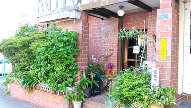 珈琲屋からす正面