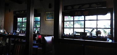 アンティークな店内