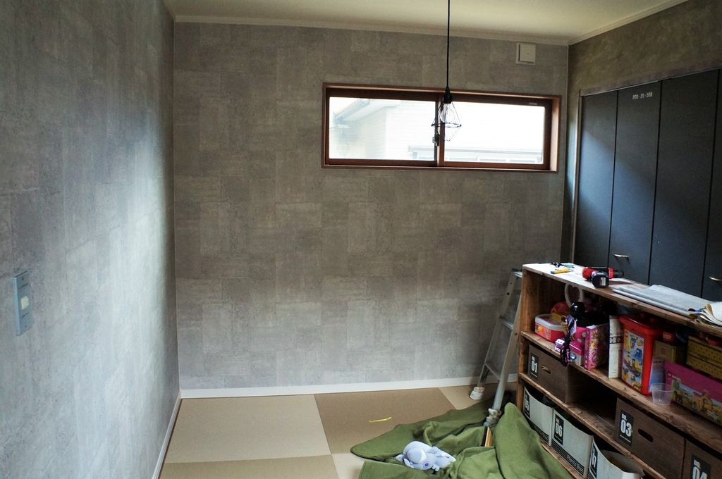 リビングこれが最後の壁紙貼り替え コンクリート調 完成 Live Love Laugh Maca Home