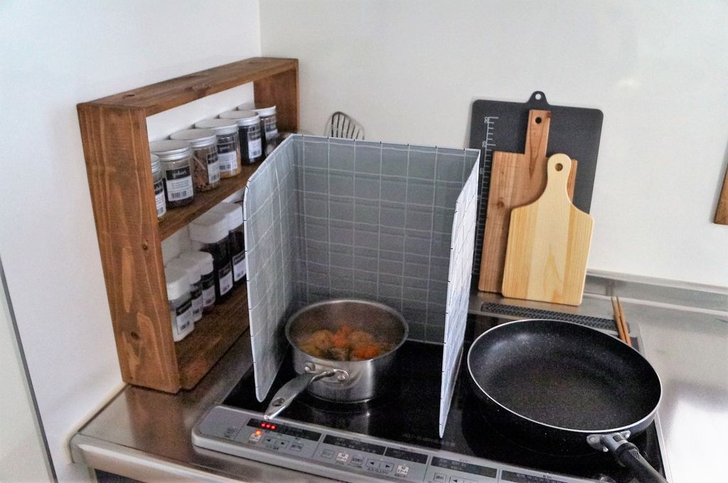コンロ周りの調味料ラックをセリアのキャニスターと自作ラベルで一新 油はね対策もok Live Love Laugh Maca Home コンロ周りの調味料ラックをセリアのキャニスターと自作ラベルで一新 油はね対策もok Live Love Laugh Maca Home