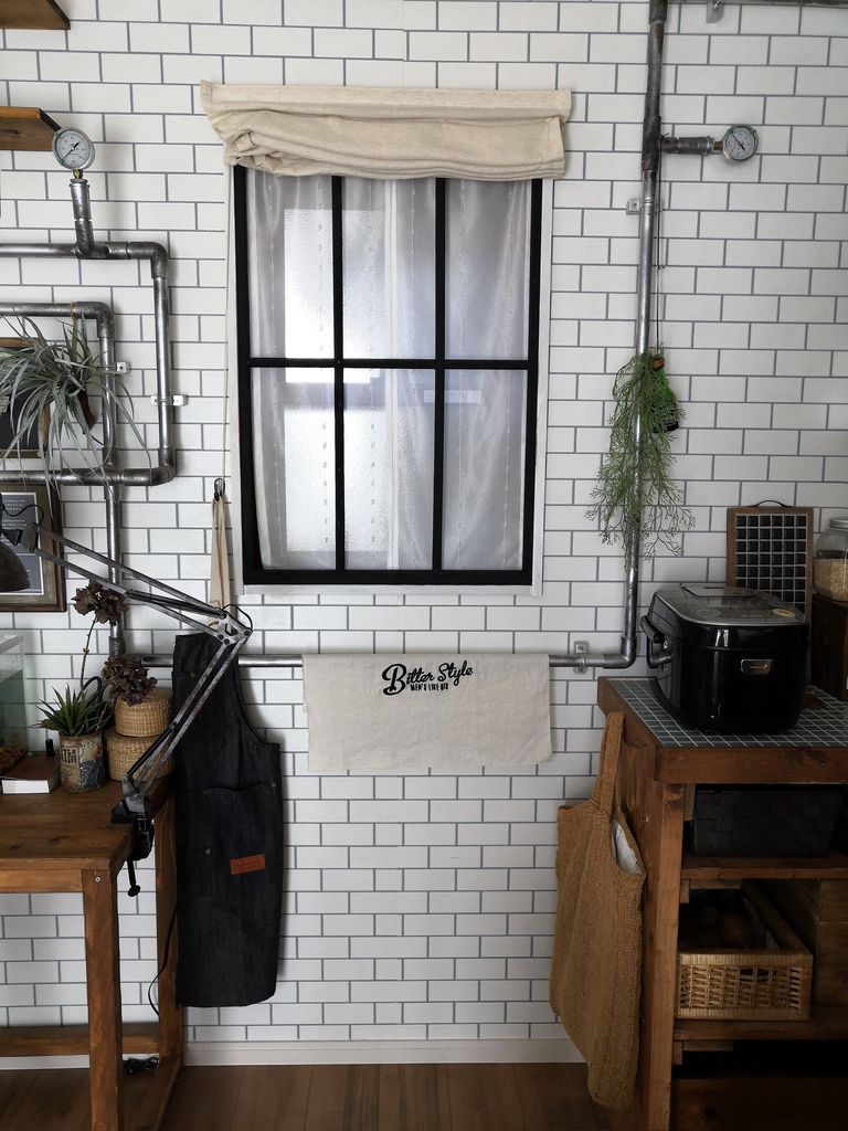 窓枠diy キッチン横の窓枠やっぱ色も形も変えるわ Live Love Laugh Maca Home 窓枠diy キッチン横の窓枠やっぱ色も形も変えるわ Live Love Laugh Maca Home