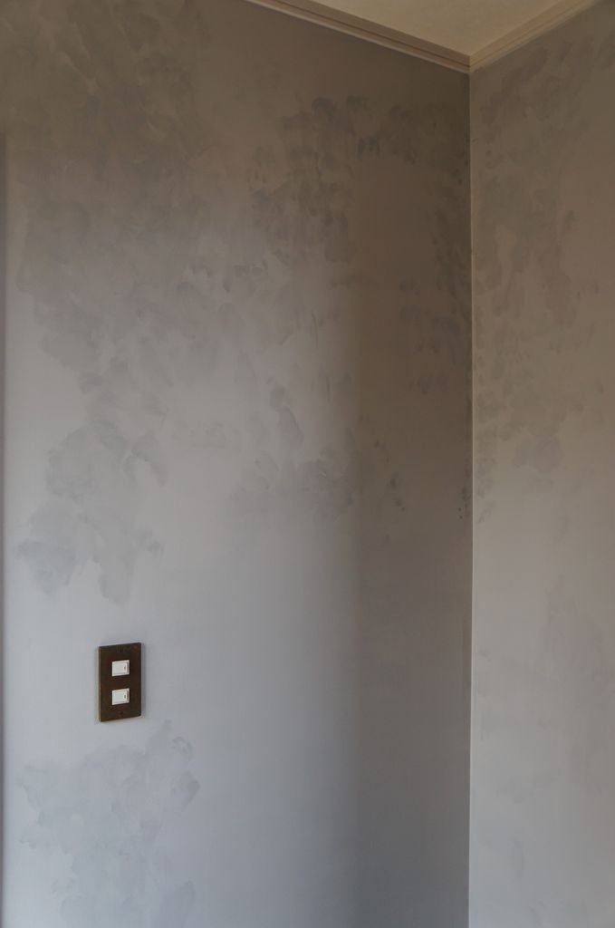 壁をペンキだけでモルタル風に見せちゃうなんて やるじゃん Live Love Laugh Maca Home