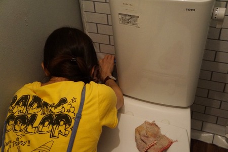 トイレの壁紙 どうにか貼りました Live Love Laugh Maca Home トイレの壁紙 どうにか貼りました Live Love Laugh Maca Home