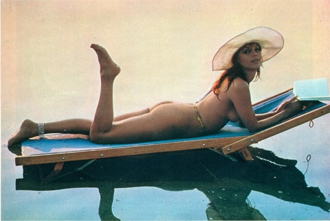 11964_Playmen_09_1976_p_041b_Tina_Aumont_123_472lo
