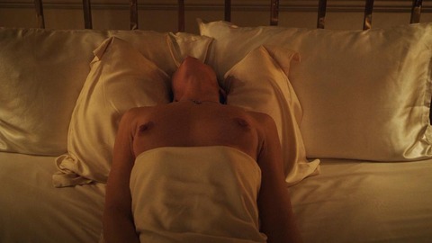 Cecile de France - The New Pope - S01E02_3