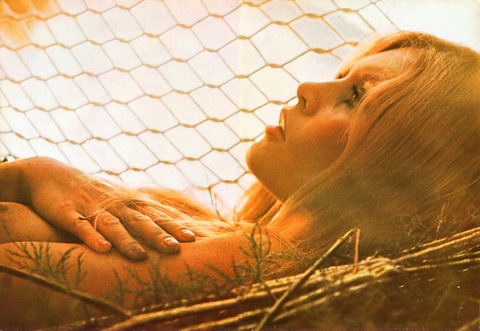 Playmen_1969_03_p_074-75_Brigitte_Bardot_Sueeva_Vigevano