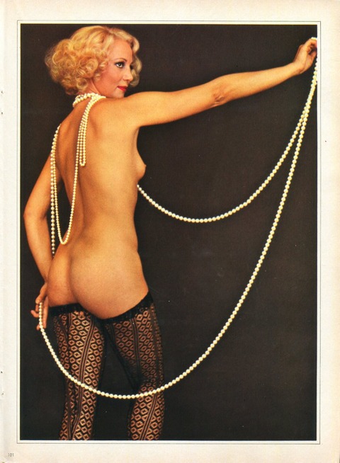 Playmen_1975_02_p_101_Lucretia_Love